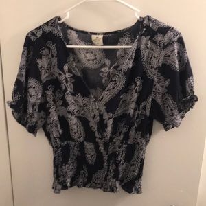 NWOT Paisley print elastic v neck top